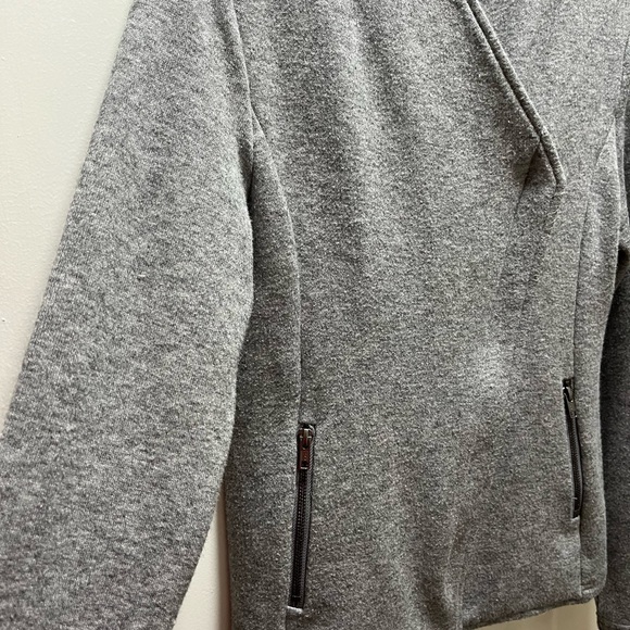 BB Dakota Off The Clock asymmetrical knit moto jacket. Small - Picture 4 of 6